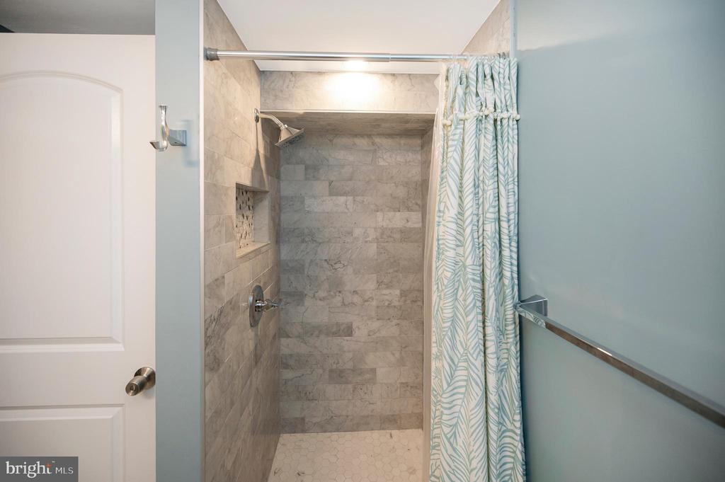 213 BIRCHSIDE CIR, LOCUST GROVE, Virginia 22508, 4 Bedrooms Bedrooms, ,3 BathroomsBathrooms,Residential,213 BIRCHSIDE CIR,VAOR2009482 MLS # VAOR2009482
