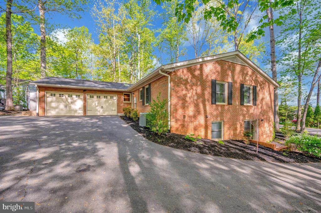 213 BIRCHSIDE CIR, LOCUST GROVE, Virginia 22508, 4 Bedrooms Bedrooms, ,3 BathroomsBathrooms,Residential,213 BIRCHSIDE CIR,VAOR2009482 MLS # VAOR2009482