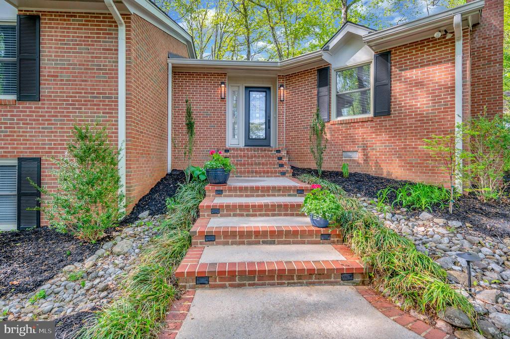 213 BIRCHSIDE CIR, LOCUST GROVE, Virginia 22508, 4 Bedrooms Bedrooms, ,3 BathroomsBathrooms,Residential,213 BIRCHSIDE CIR,VAOR2009482 MLS # VAOR2009482