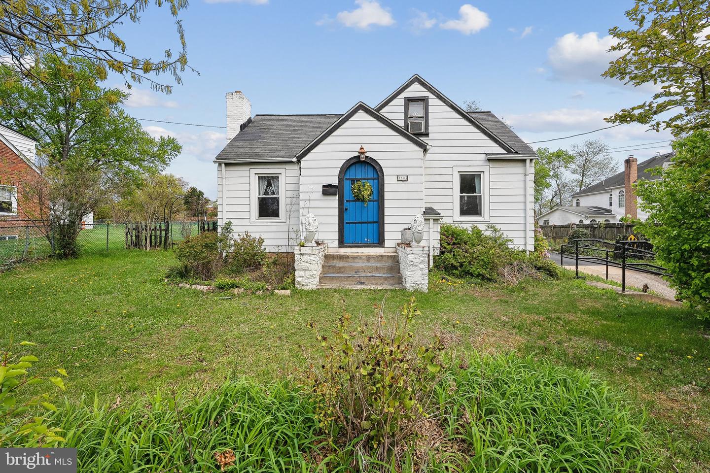 3603 ANNANDALE RD, ANNANDALE, Virginia 22003, 3 Bedrooms Bedrooms, 2 Rooms Rooms,3 BathroomsBathrooms,Residential,For sale,3603 ANNANDALE RD,VAFX2216368 MLS # VAFX2216368