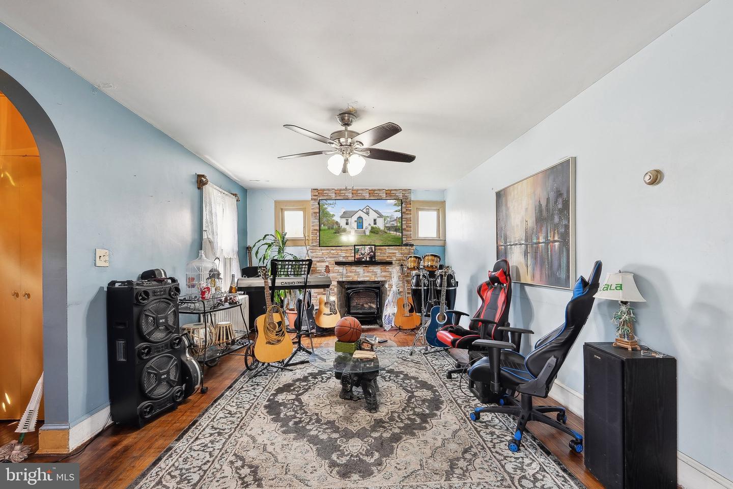 3603 ANNANDALE RD, ANNANDALE, Virginia 22003, 3 Bedrooms Bedrooms, 2 Rooms Rooms,3 BathroomsBathrooms,Residential,For sale,3603 ANNANDALE RD,VAFX2216368 MLS # VAFX2216368