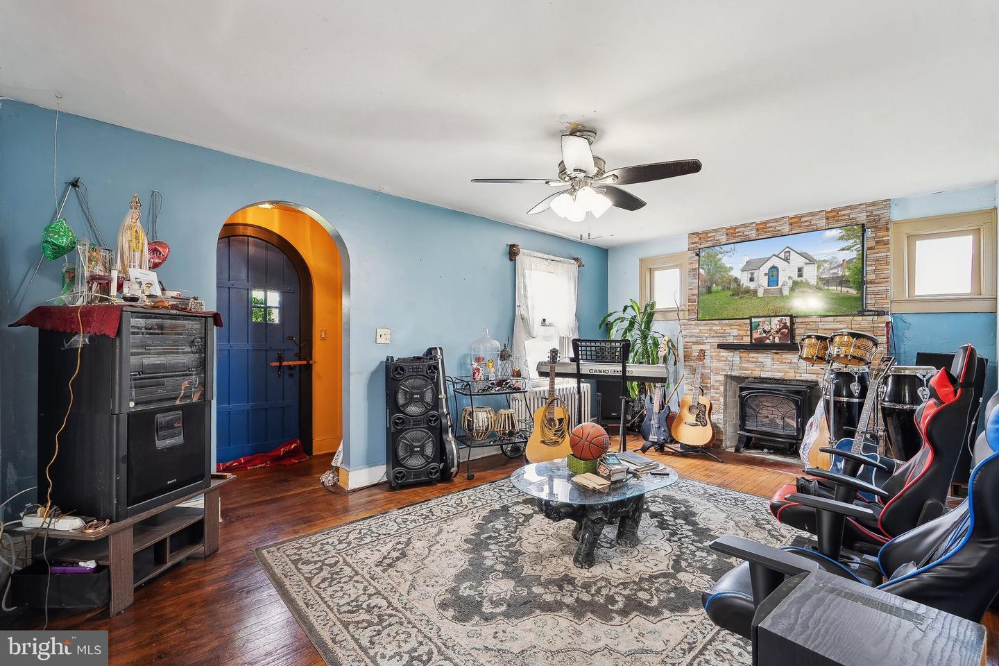 3603 ANNANDALE RD, ANNANDALE, Virginia 22003, 3 Bedrooms Bedrooms, 2 Rooms Rooms,3 BathroomsBathrooms,Residential,For sale,3603 ANNANDALE RD,VAFX2216368 MLS # VAFX2216368