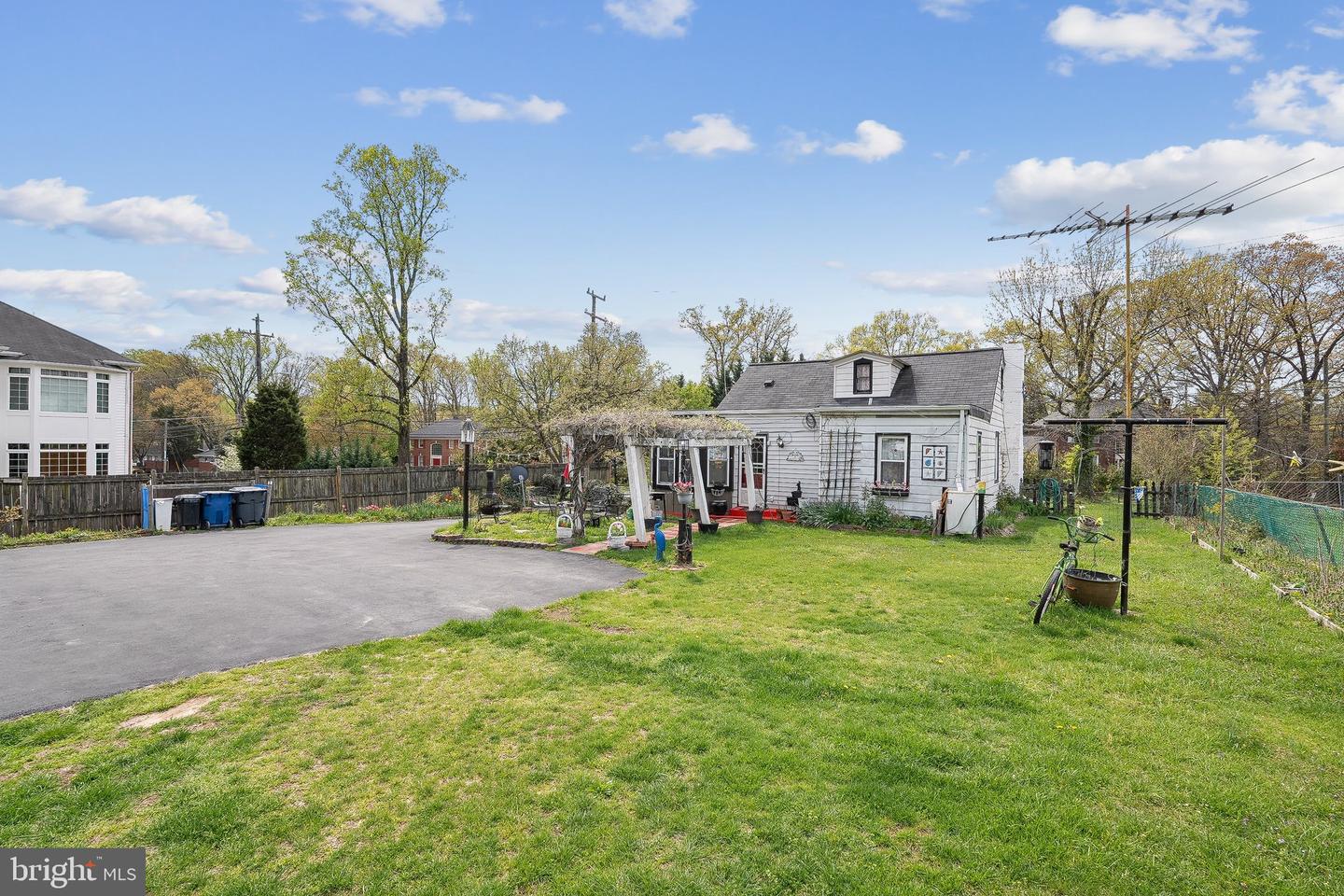 3603 ANNANDALE RD, ANNANDALE, Virginia 22003, 3 Bedrooms Bedrooms, 2 Rooms Rooms,3 BathroomsBathrooms,Residential,For sale,3603 ANNANDALE RD,VAFX2216368 MLS # VAFX2216368