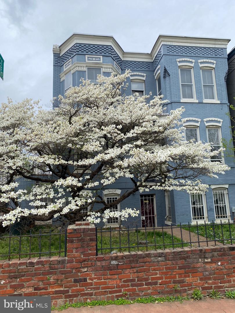 656 12TH ST NE, WASHINGTON, District Of Columbia 20002, 3 Bedrooms Bedrooms, ,1 BathroomBathrooms,Residential,For sale,656 12TH ST NE,DCDC2177726 MLS # DCDC2177726