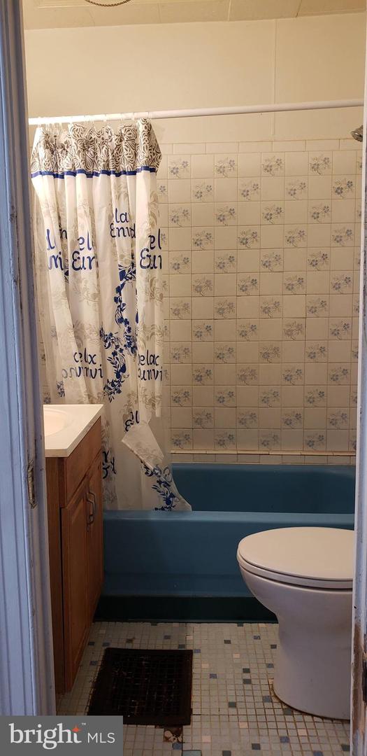 1831 L ST NE, WASHINGTON, District Of Columbia 20002, 2 Bedrooms Bedrooms, ,1 BathroomBathrooms,Residential,For sale,1831 L ST NE,DCDC2184194 MLS # DCDC2184194