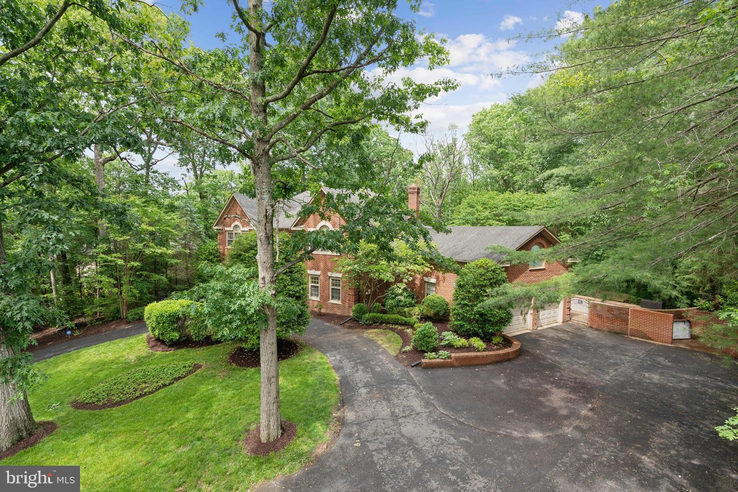8702 OLD DOMINION DR, MCLEAN, Virginia 22102, 4 Bedrooms Bedrooms, ,4 BathroomsBathrooms,Residential,For sale,8702 OLD DOMINION DR,VAFX2223148 MLS # VAFX2223148