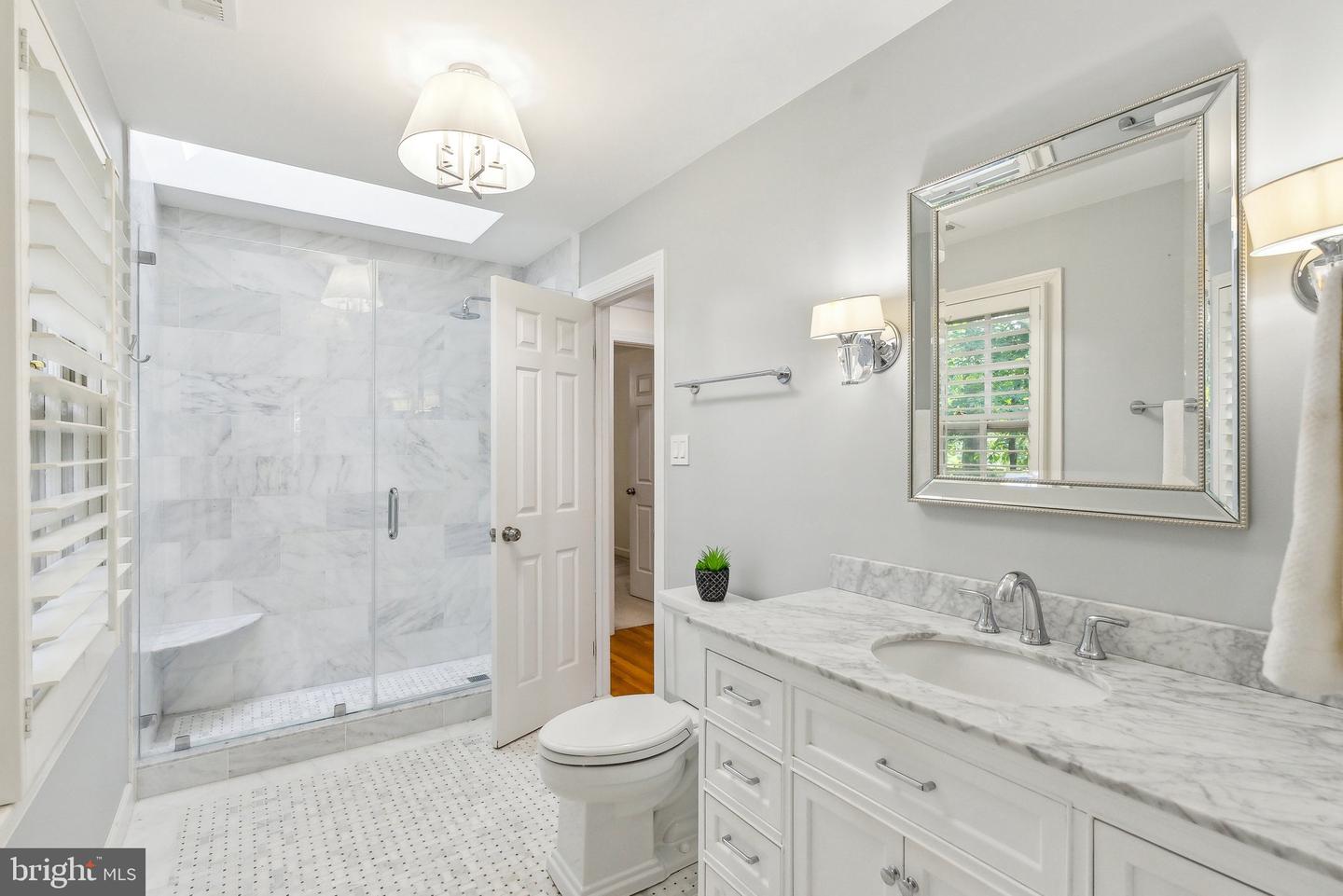 8702 OLD DOMINION DR, MCLEAN, Virginia 22102, 4 Bedrooms Bedrooms, ,4 BathroomsBathrooms,Residential,For sale,8702 OLD DOMINION DR,VAFX2223148 MLS # VAFX2223148