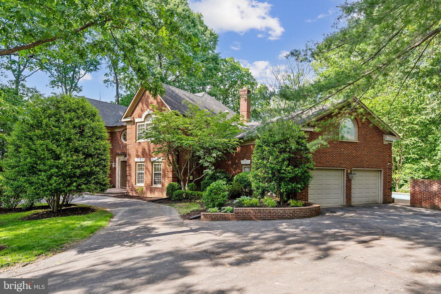 8702 OLD DOMINION DR, MCLEAN, Virginia 22102, 4 Bedrooms Bedrooms, ,4 BathroomsBathrooms,Residential,For sale,8702 OLD DOMINION DR,VAFX2223148 MLS # VAFX2223148
