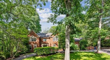 8702 OLD DOMINION DR, MCLEAN, Virginia 22102, 4 Bedrooms Bedrooms, ,4 BathroomsBathrooms,Residential,For sale,8702 OLD DOMINION DR,VAFX2223148 MLS # VAFX2223148