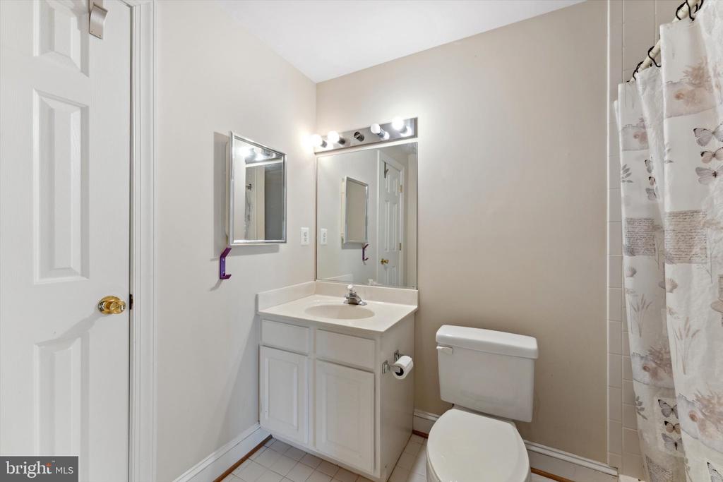 6422 VIEW CT, BROAD RUN, Virginia, 5 Bedrooms Bedrooms, ,3 BathroomsBathrooms,Residential,6422 VIEW CT,VAFQ2016658 MLS # VAFQ2016658