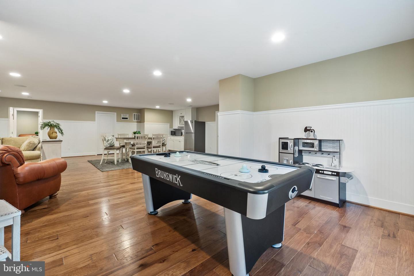 1017 AKAN ST SE, LEESBURG, Virginia 20175, 6 Bedrooms Bedrooms, ,4 BathroomsBathrooms,Residential,For sale,1017 AKAN ST SE,VALO2090524 MLS # VALO2090524