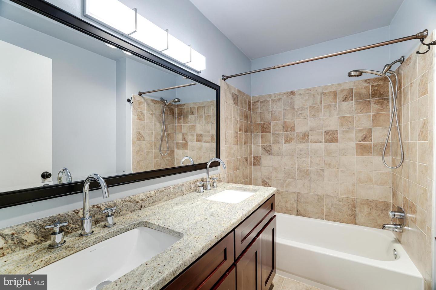 247 SPRINGVALE RD, GREAT FALLS, Virginia 22066, 4 Bedrooms Bedrooms, ,4 BathroomsBathrooms,Residential,For sale,247 SPRINGVALE RD,VAFX2228488 MLS # VAFX2228488