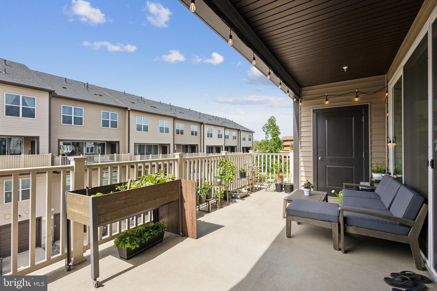 4902 LONGMIRE WAY #24, CHANTILLY, Virginia 20151, 3 Bedrooms Bedrooms, ,2 BathroomsBathrooms,Residential,For sale,4902 LONGMIRE WAY #24,VAFX2228626 MLS # VAFX2228626