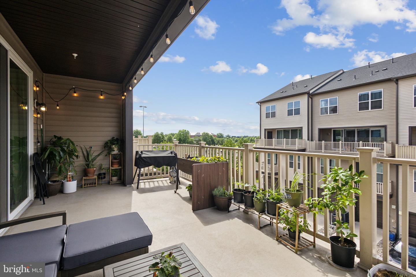 4902 LONGMIRE WAY #24, CHANTILLY, Virginia 20151, 3 Bedrooms Bedrooms, ,2 BathroomsBathrooms,Residential,For sale,4902 LONGMIRE WAY #24,VAFX2228626 MLS # VAFX2228626