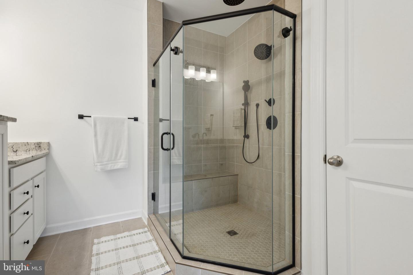 4902 LONGMIRE WAY #24, CHANTILLY, Virginia 20151, 3 Bedrooms Bedrooms, ,2 BathroomsBathrooms,Residential,For sale,4902 LONGMIRE WAY #24,VAFX2228626 MLS # VAFX2228626