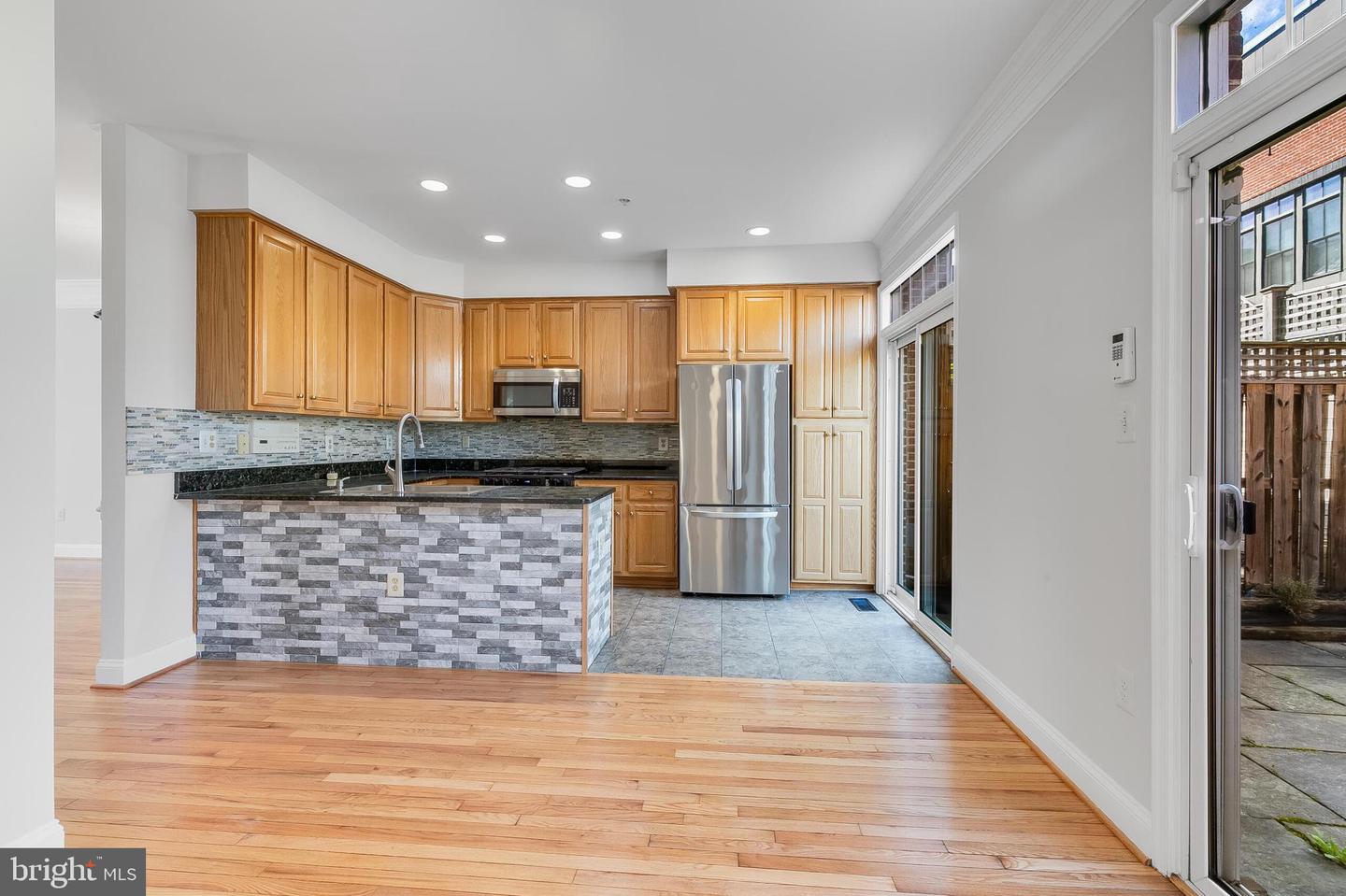 311 HEARTHSTONE MEWS, ALEXANDRIA, Virginia 22314, 3 Bedrooms Bedrooms, ,3 BathroomsBathrooms,Residential,For sale,311 HEARTHSTONE MEWS,VAAX2043078 MLS # VAAX2043078
