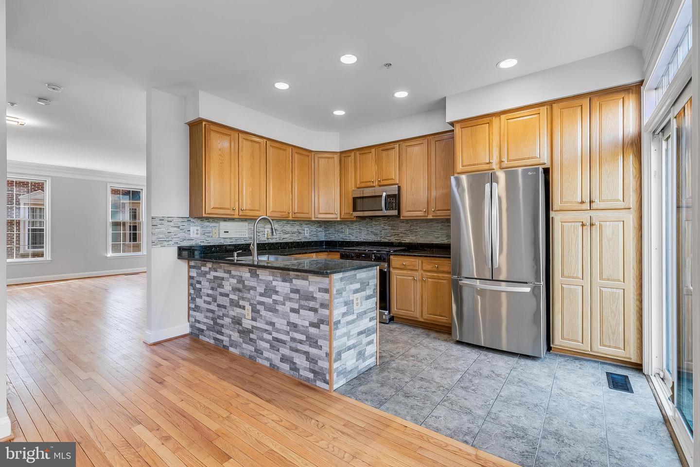 311 HEARTHSTONE MEWS, ALEXANDRIA, Virginia 22314, 3 Bedrooms Bedrooms, ,3 BathroomsBathrooms,Residential,For sale,311 HEARTHSTONE MEWS,VAAX2043078 MLS # VAAX2043078