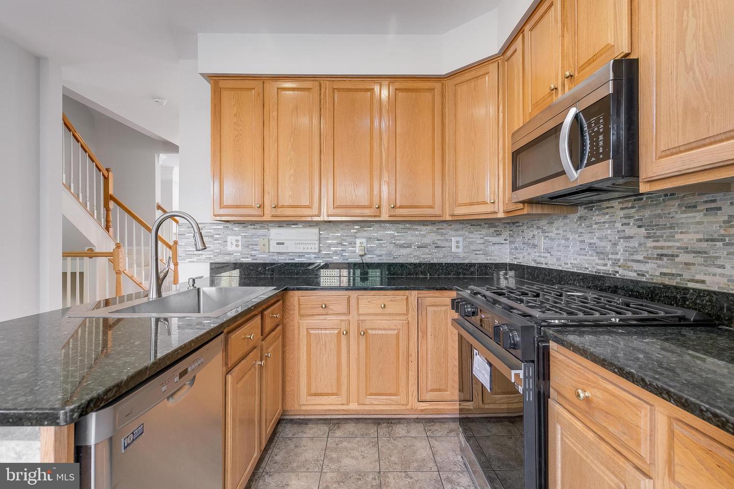 311 HEARTHSTONE MEWS, ALEXANDRIA, Virginia 22314, 3 Bedrooms Bedrooms, ,3 BathroomsBathrooms,Residential,For sale,311 HEARTHSTONE MEWS,VAAX2043078 MLS # VAAX2043078
