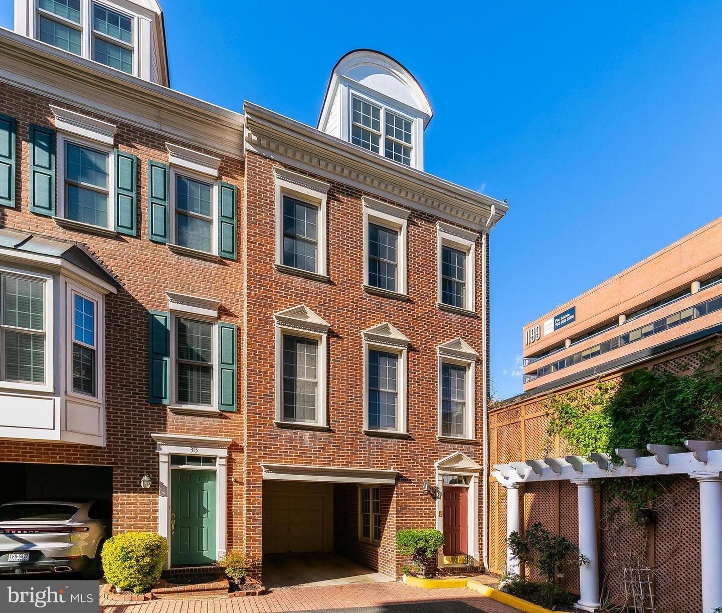 311 HEARTHSTONE MEWS, ALEXANDRIA, Virginia 22314, 3 Bedrooms Bedrooms, ,3 BathroomsBathrooms,Residential,For sale,311 HEARTHSTONE MEWS,VAAX2043078 MLS # VAAX2043078