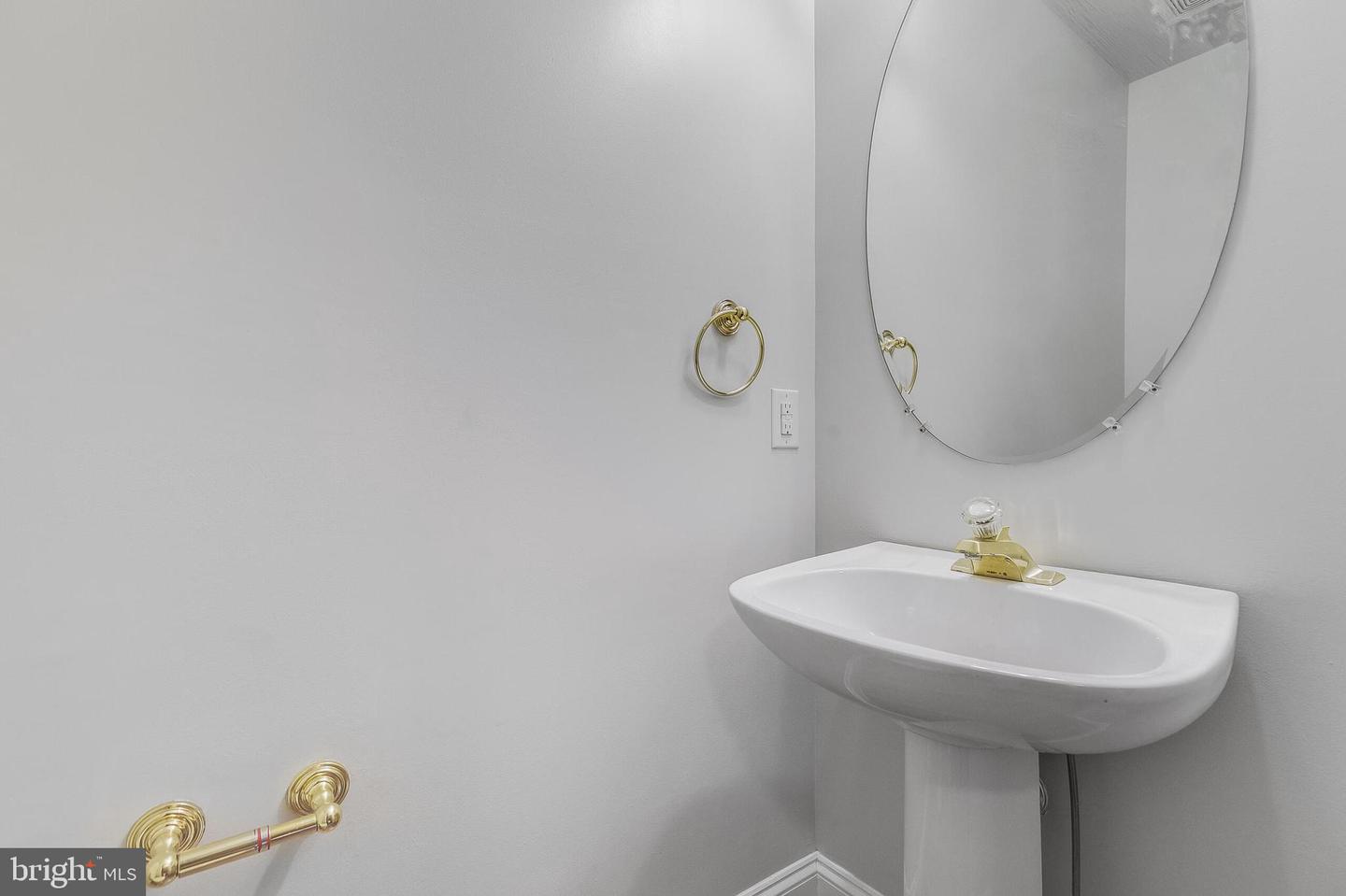 311 HEARTHSTONE MEWS, ALEXANDRIA, Virginia 22314, 3 Bedrooms Bedrooms, ,3 BathroomsBathrooms,Residential,For sale,311 HEARTHSTONE MEWS,VAAX2043078 MLS # VAAX2043078