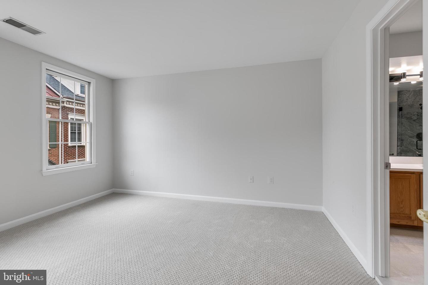 311 HEARTHSTONE MEWS, ALEXANDRIA, Virginia 22314, 3 Bedrooms Bedrooms, ,3 BathroomsBathrooms,Residential,For sale,311 HEARTHSTONE MEWS,VAAX2043078 MLS # VAAX2043078