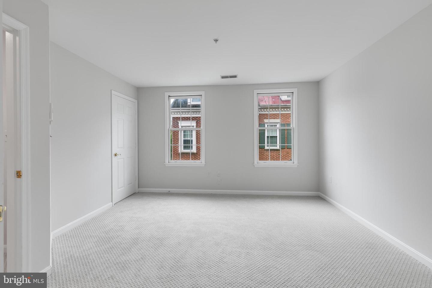 311 HEARTHSTONE MEWS, ALEXANDRIA, Virginia 22314, 3 Bedrooms Bedrooms, ,3 BathroomsBathrooms,Residential,For sale,311 HEARTHSTONE MEWS,VAAX2043078 MLS # VAAX2043078