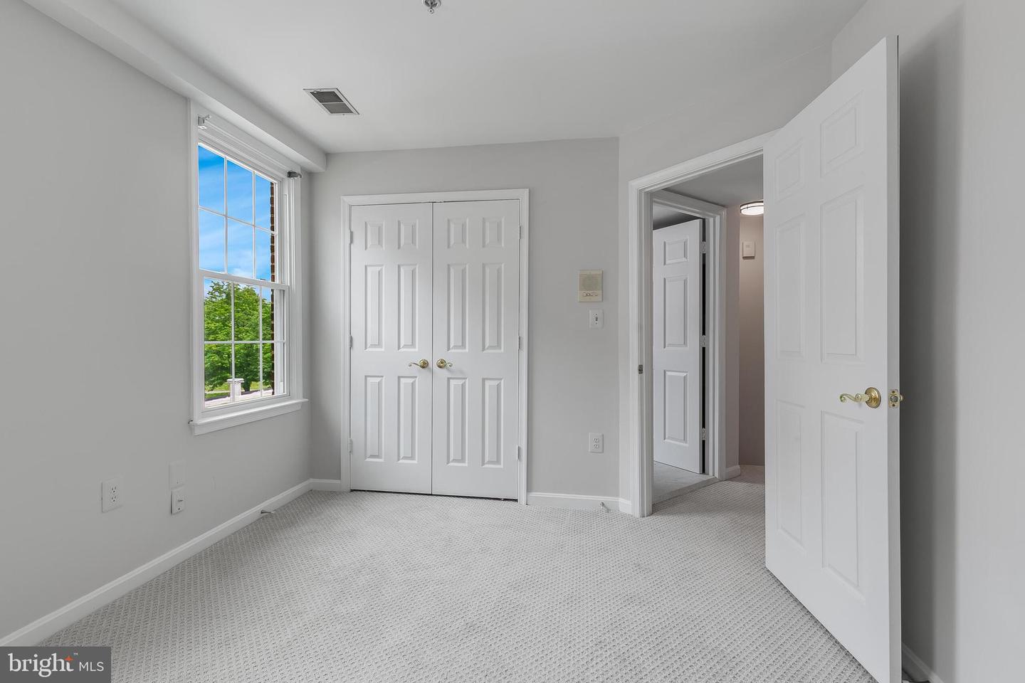 311 HEARTHSTONE MEWS, ALEXANDRIA, Virginia 22314, 3 Bedrooms Bedrooms, ,3 BathroomsBathrooms,Residential,For sale,311 HEARTHSTONE MEWS,VAAX2043078 MLS # VAAX2043078