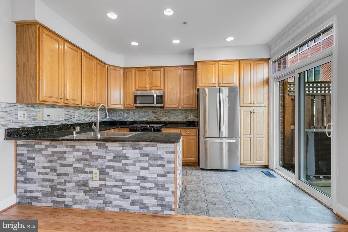 311 HEARTHSTONE MEWS, ALEXANDRIA, Virginia 22314, 3 Bedrooms Bedrooms, ,3 BathroomsBathrooms,Residential,For sale,311 HEARTHSTONE MEWS,VAAX2043078 MLS # VAAX2043078