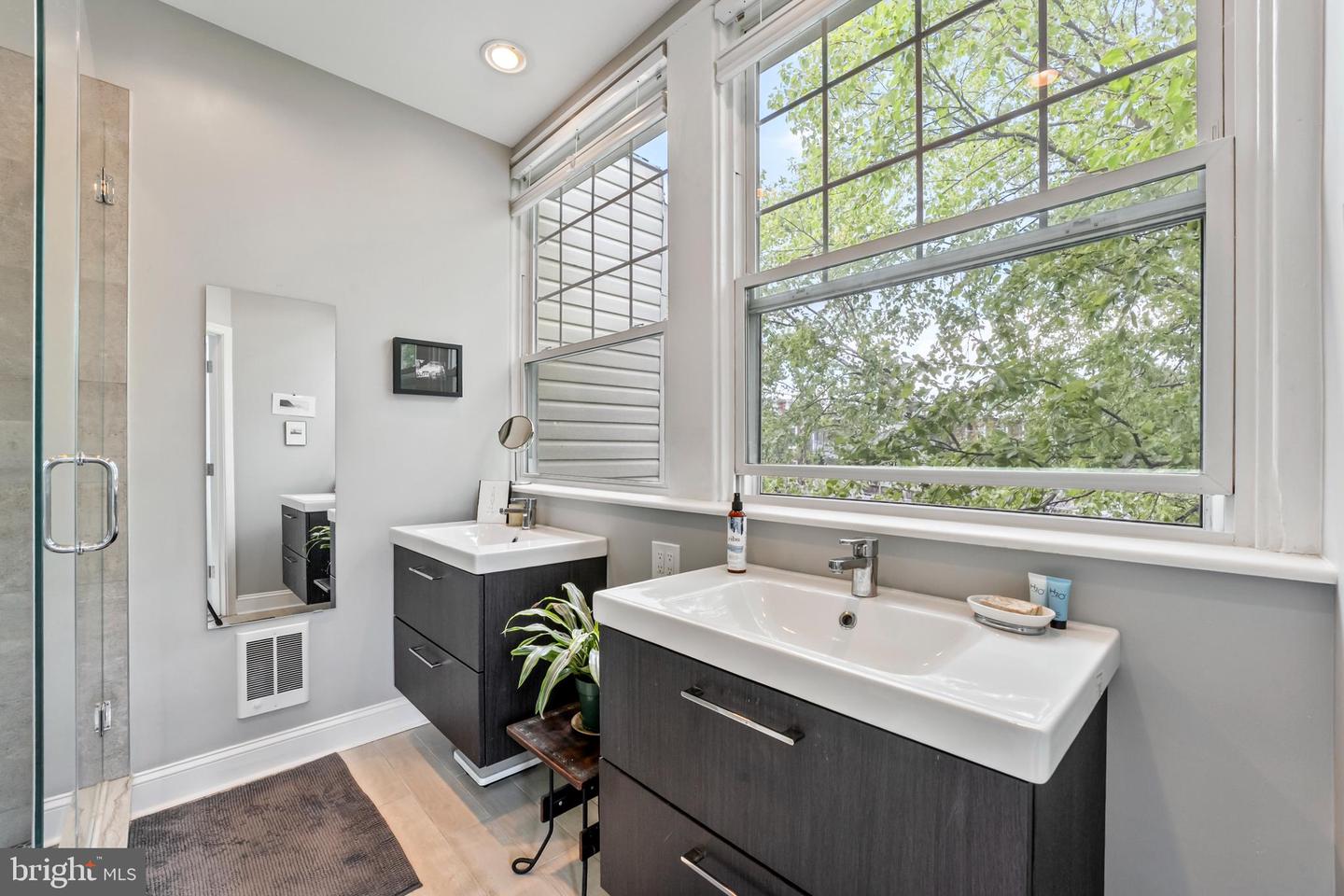 511 TAYLOR ST NW, WASHINGTON, District Of Columbia 20011, 3 Bedrooms Bedrooms, ,3 BathroomsBathrooms,Residential,For sale,511 TAYLOR ST NW,DCDC2192020 MLS # DCDC2192020