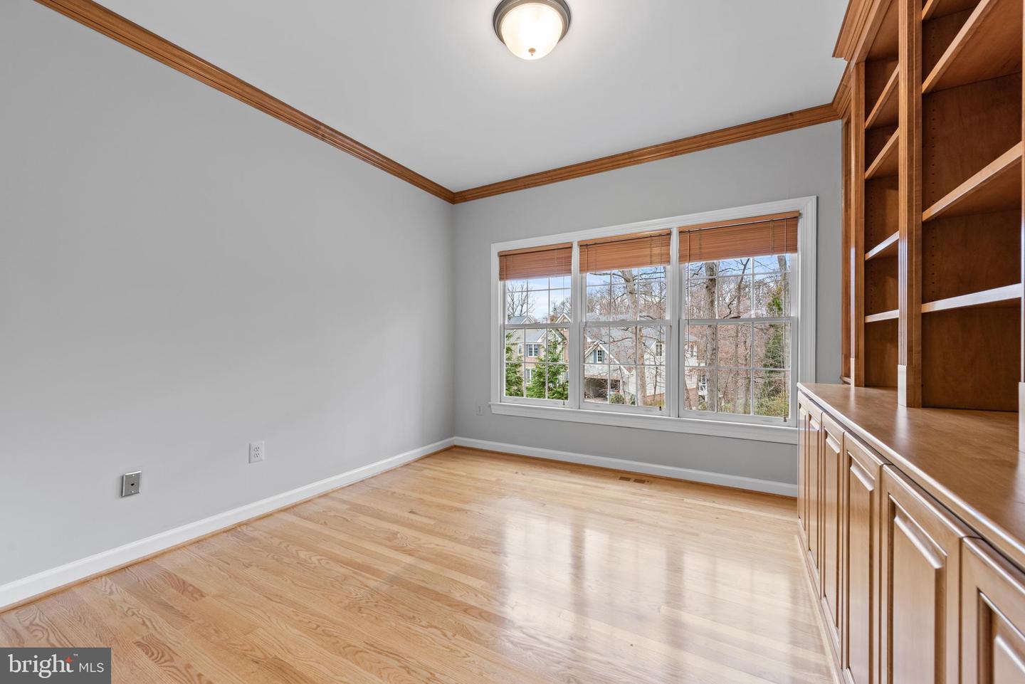 1605 LUPINE DEN CT, VIENNA, Virginia 22182, 6 Bedrooms Bedrooms, ,4 BathroomsBathrooms,Residential,For sale,1605 LUPINE DEN CT,VAFX2230618 MLS # VAFX2230618