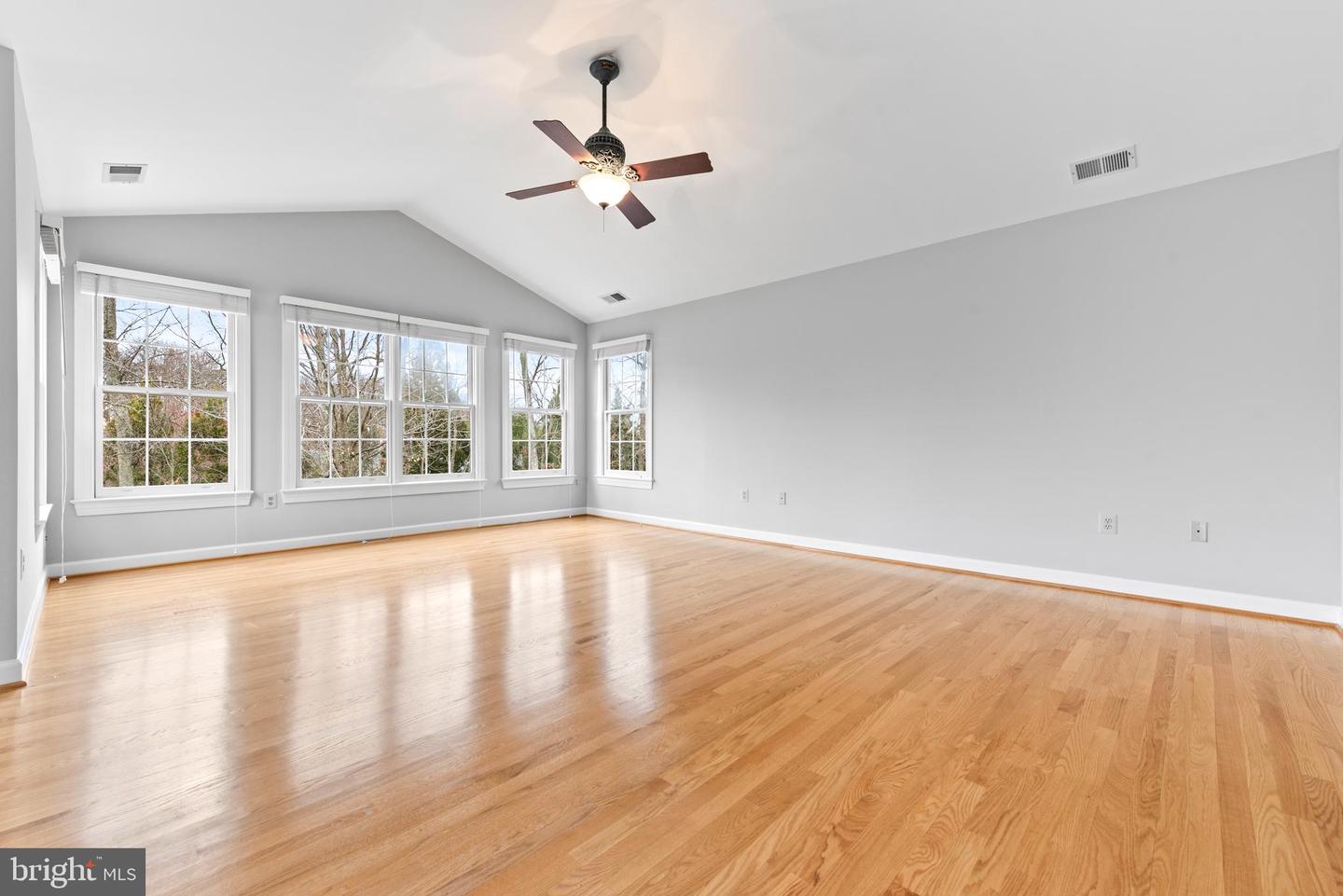 1605 LUPINE DEN CT, VIENNA, Virginia 22182, 6 Bedrooms Bedrooms, ,4 BathroomsBathrooms,Residential,For sale,1605 LUPINE DEN CT,VAFX2230618 MLS # VAFX2230618