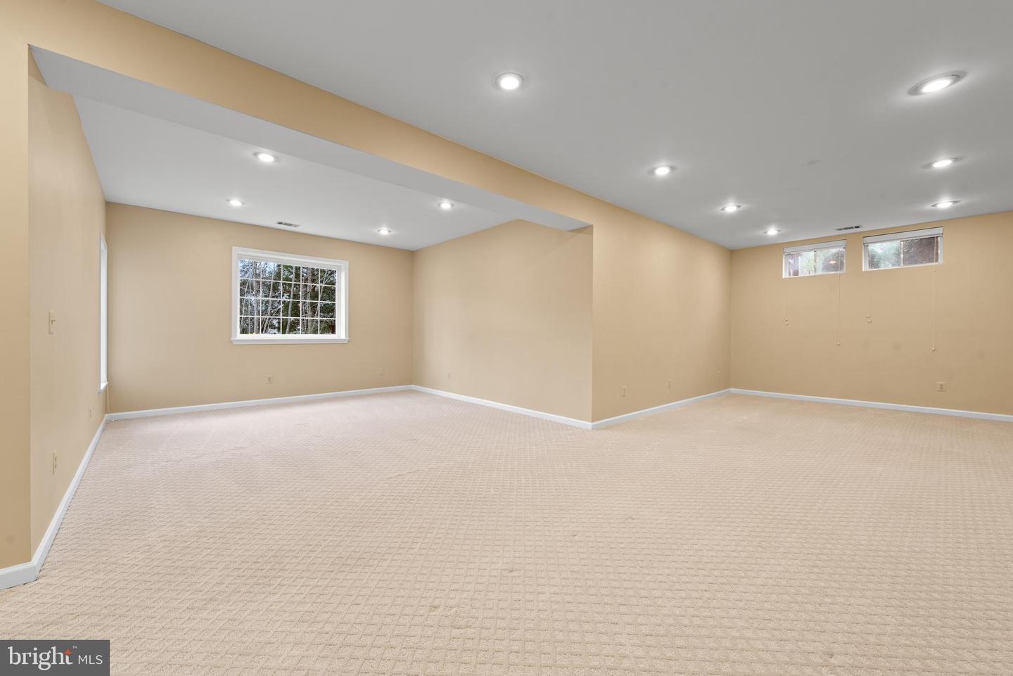 1605 LUPINE DEN CT, VIENNA, Virginia 22182, 6 Bedrooms Bedrooms, ,4 BathroomsBathrooms,Residential,For sale,1605 LUPINE DEN CT,VAFX2230618 MLS # VAFX2230618