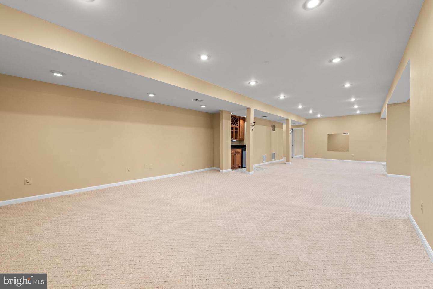 1605 LUPINE DEN CT, VIENNA, Virginia 22182, 6 Bedrooms Bedrooms, ,4 BathroomsBathrooms,Residential,For sale,1605 LUPINE DEN CT,VAFX2230618 MLS # VAFX2230618