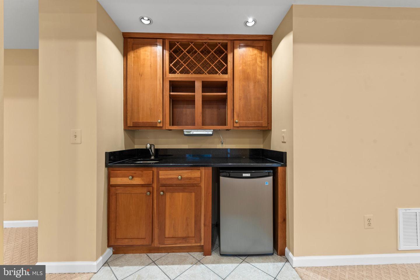 1605 LUPINE DEN CT, VIENNA, Virginia 22182, 6 Bedrooms Bedrooms, ,4 BathroomsBathrooms,Residential,For sale,1605 LUPINE DEN CT,VAFX2230618 MLS # VAFX2230618