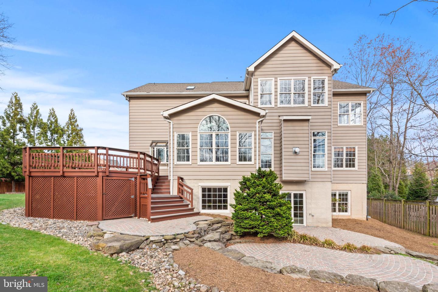 1605 LUPINE DEN CT, VIENNA, Virginia 22182, 6 Bedrooms Bedrooms, ,4 BathroomsBathrooms,Residential,For sale,1605 LUPINE DEN CT,VAFX2230618 MLS # VAFX2230618