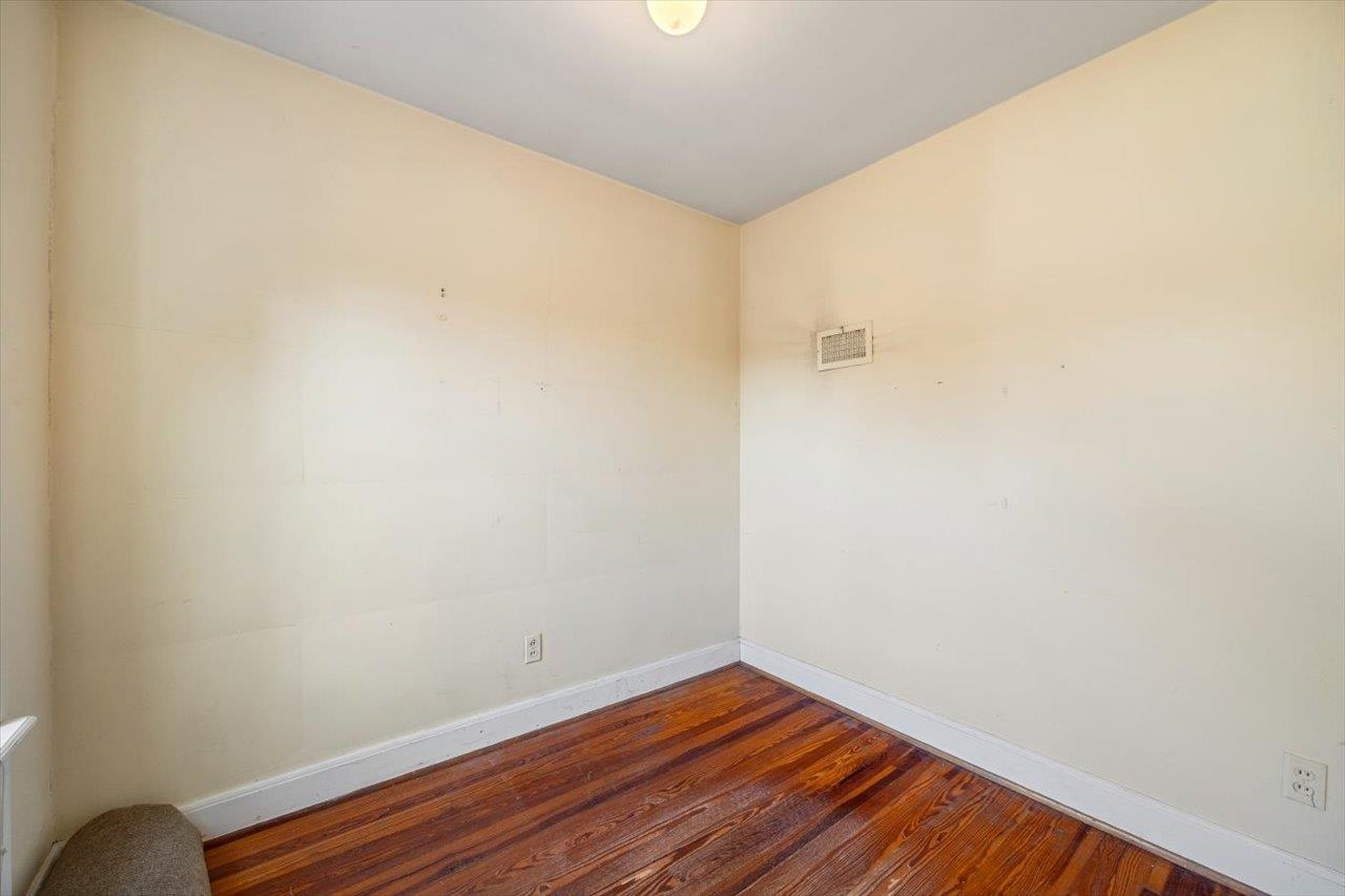 419 COLLEGE CIR, STAUNTON, Virginia 24401, 3 Bedrooms Bedrooms, ,2 BathroomsBathrooms,Residential,419 COLLEGE CIR,659744 MLS # 659744