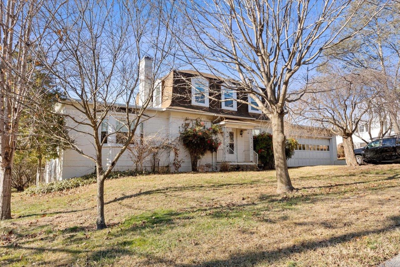 419 COLLEGE CIR, STAUNTON, Virginia 24401, 3 Bedrooms Bedrooms, ,2 BathroomsBathrooms,Residential,419 COLLEGE CIR,659744 MLS # 659744