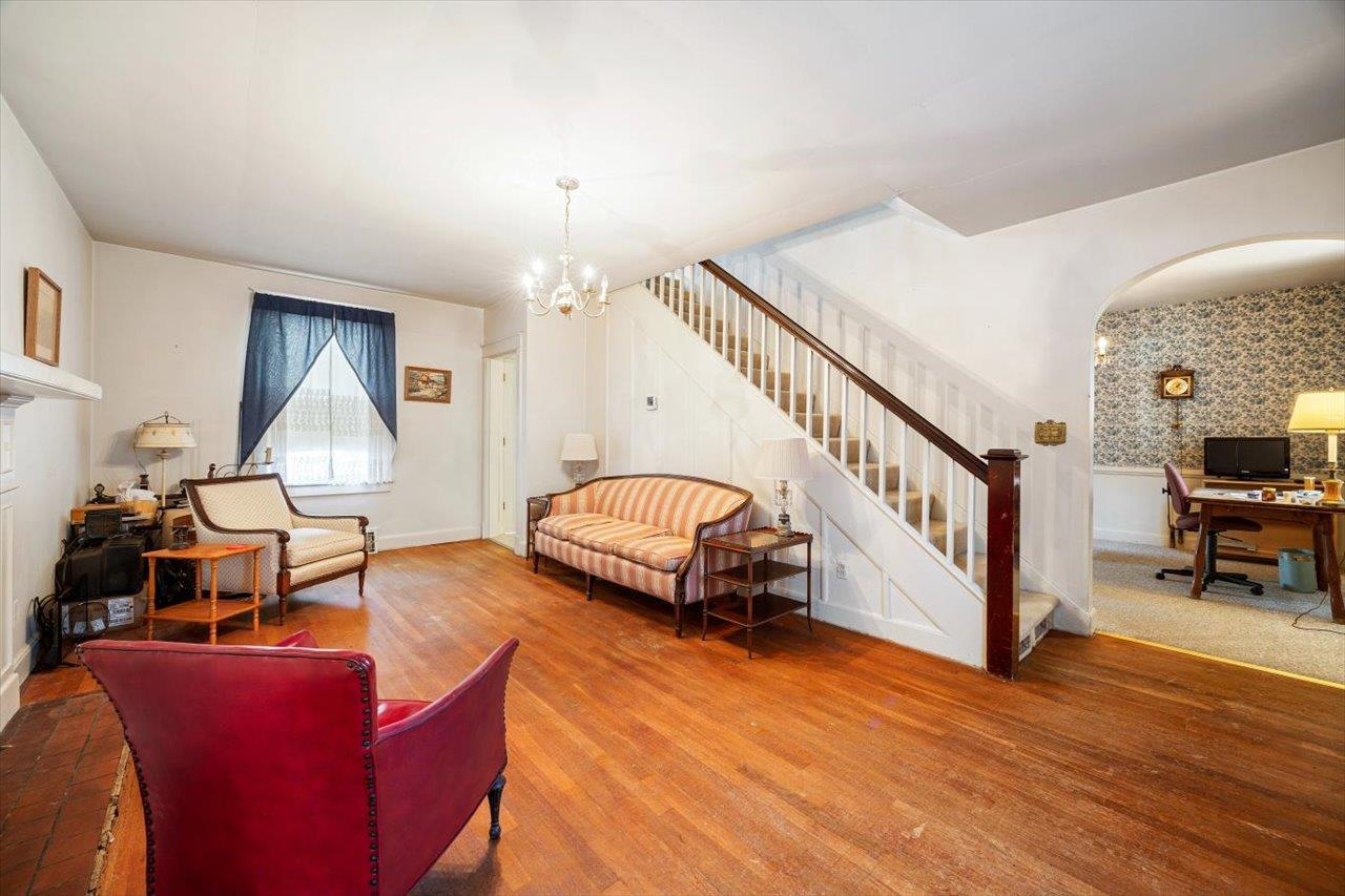 419 COLLEGE CIR, STAUNTON, Virginia 24401, 3 Bedrooms Bedrooms, ,2 BathroomsBathrooms,Residential,419 COLLEGE CIR,659744 MLS # 659744