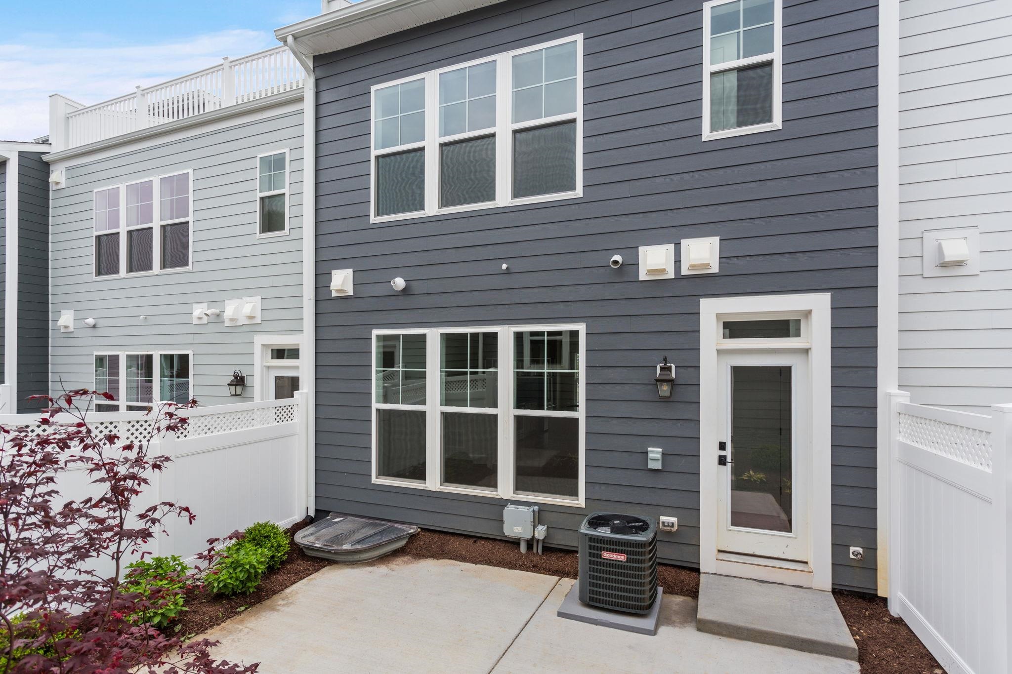 3247 PRESTON SHORE DR, ROCKINGHAM, Virginia 22801, 3 Bedrooms Bedrooms, ,3 BathroomsBathrooms,Residential,3247 PRESTON SHORE DR,665080 MLS # 665080