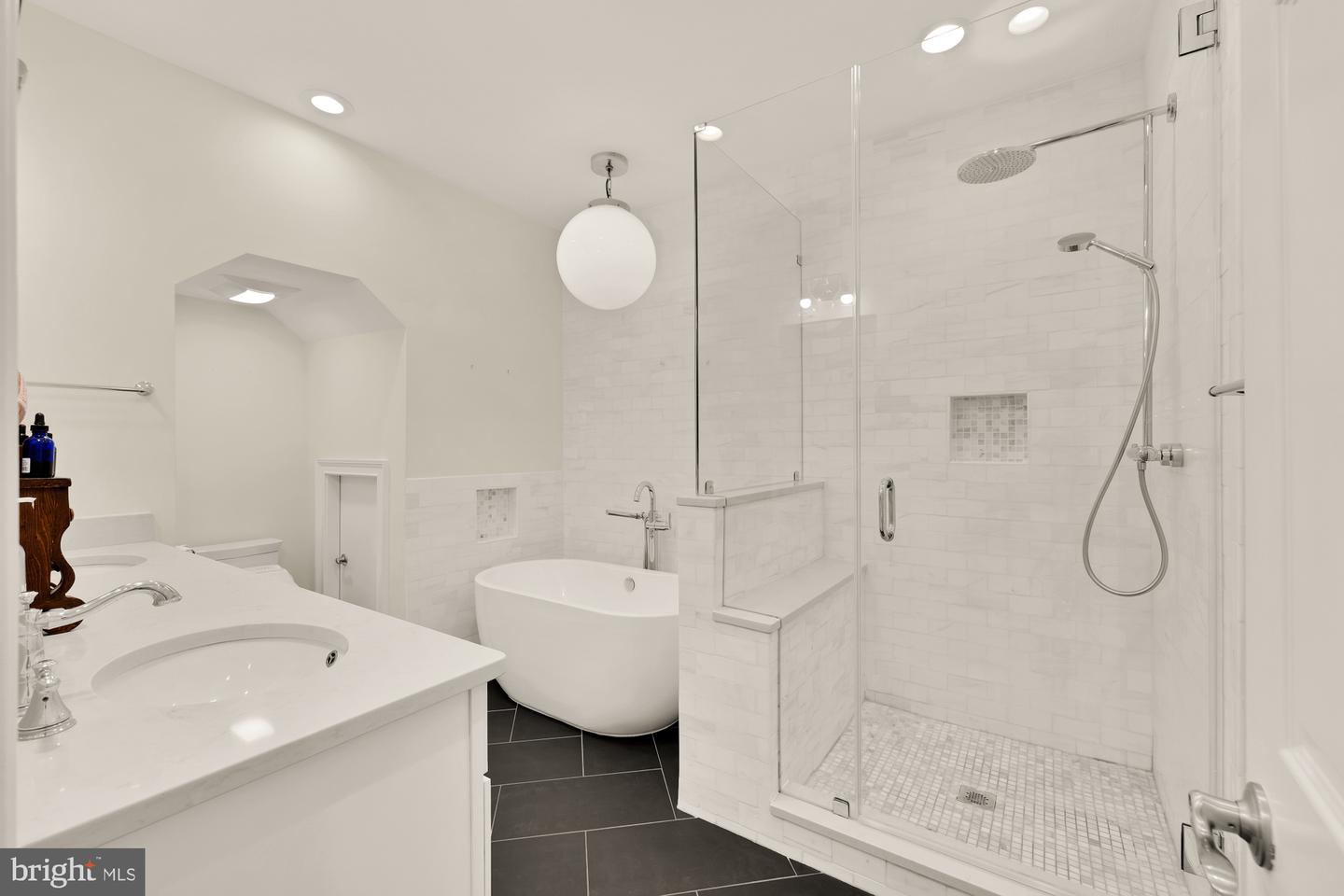 808 CAMERON ST, ALEXANDRIA, Virginia 22314, 3 Bedrooms Bedrooms, ,3 BathroomsBathrooms,Residential,For sale,808 CAMERON ST,VAAX2043488 MLS # VAAX2043488