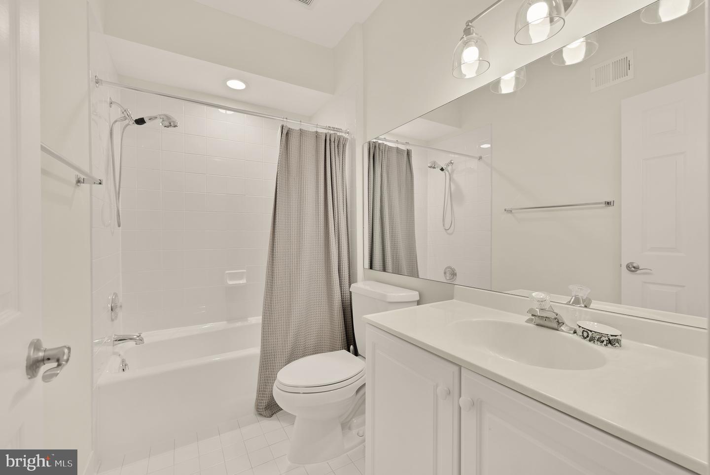 808 CAMERON ST, ALEXANDRIA, Virginia 22314, 3 Bedrooms Bedrooms, ,3 BathroomsBathrooms,Residential,For sale,808 CAMERON ST,VAAX2043488 MLS # VAAX2043488