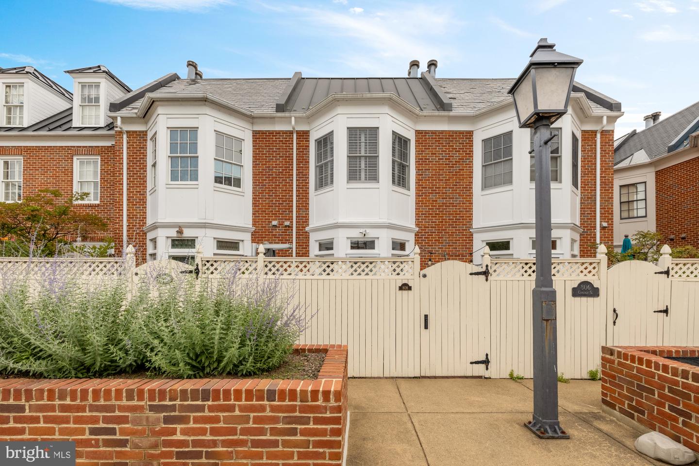 808 CAMERON ST, ALEXANDRIA, Virginia 22314, 3 Bedrooms Bedrooms, ,3 BathroomsBathrooms,Residential,For sale,808 CAMERON ST,VAAX2043488 MLS # VAAX2043488