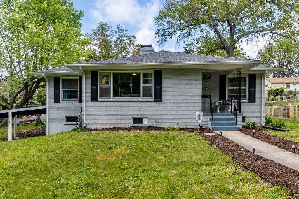 1301 D ST, WAYNESBORO, Virginia 22980, 3 Bedrooms Bedrooms, ,2 BathroomsBathrooms,Residential,1301 D ST,664189 MLS # 664189
