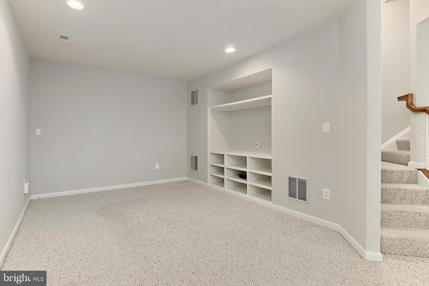 42587 GOOD HOPE LN, BRAMBLETON, Virginia 20148, 5 Bedrooms Bedrooms, ,3 BathroomsBathrooms,Residential,For sale,42587 GOOD HOPE LN,VALO2093036 MLS # VALO2093036