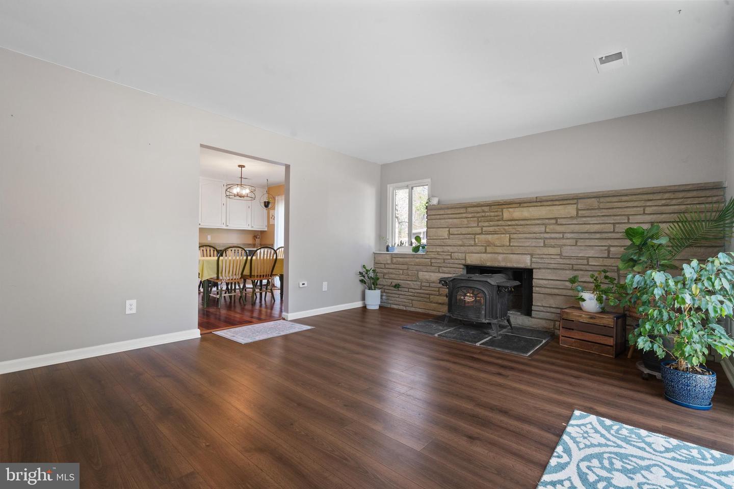 1513 MILLIKENS BEND RD, HERNDON, Virginia 20170, 4 Bedrooms Bedrooms, ,2 BathroomsBathrooms,Residential,For sale,1513 MILLIKENS BEND RD,VAFX2232462 MLS # VAFX2232462