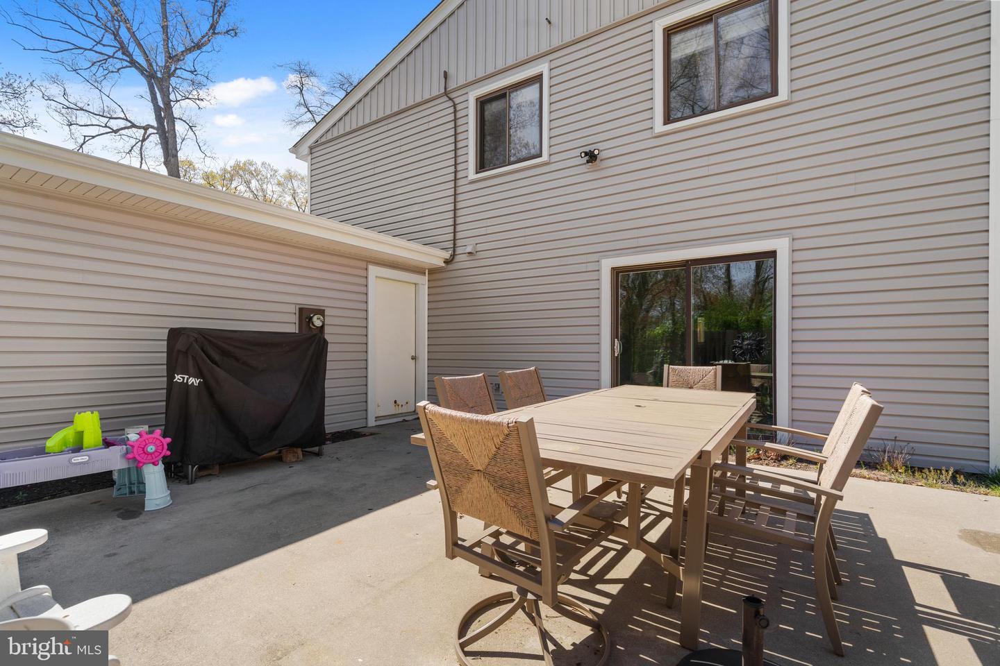 1513 MILLIKENS BEND RD, HERNDON, Virginia 20170, 4 Bedrooms Bedrooms, ,2 BathroomsBathrooms,Residential,For sale,1513 MILLIKENS BEND RD,VAFX2232462 MLS # VAFX2232462