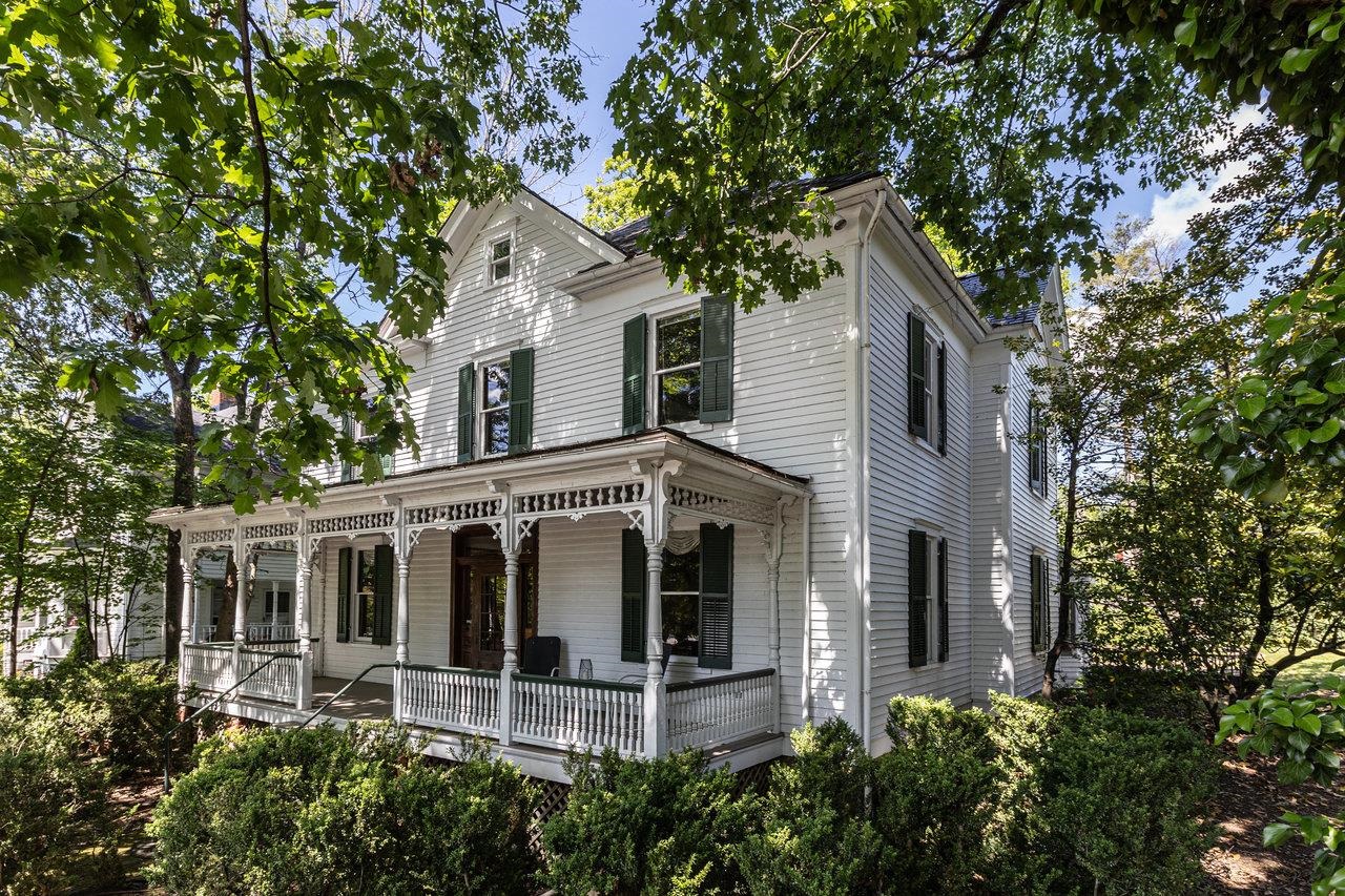 557 S WAYNE AVE, WAYNESBORO, Virginia 22980, 4 Bedrooms Bedrooms, ,4 BathroomsBathrooms,Residential,557 S WAYNE AVE,665069 MLS # 665069