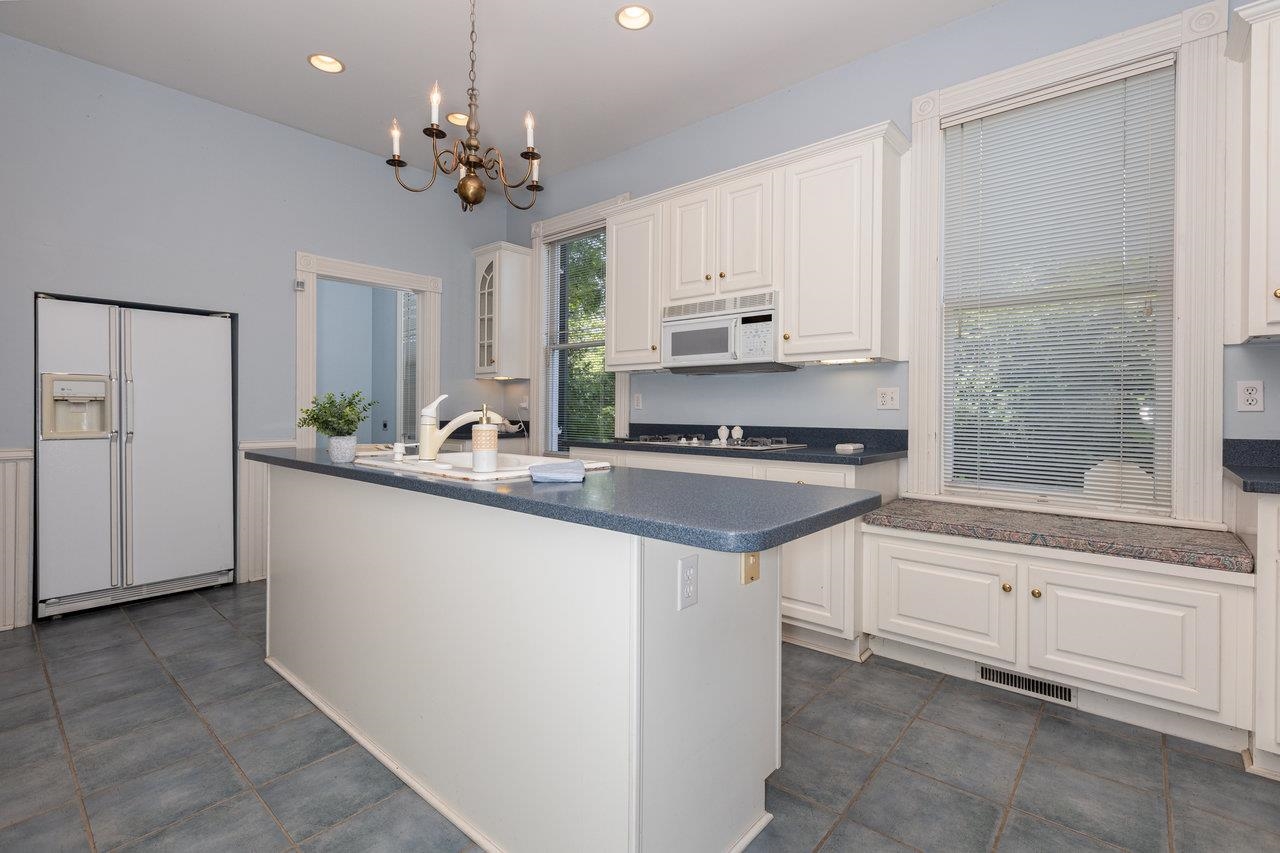 557 S WAYNE AVE, WAYNESBORO, Virginia 22980, 4 Bedrooms Bedrooms, ,4 BathroomsBathrooms,Residential,557 S WAYNE AVE,665069 MLS # 665069