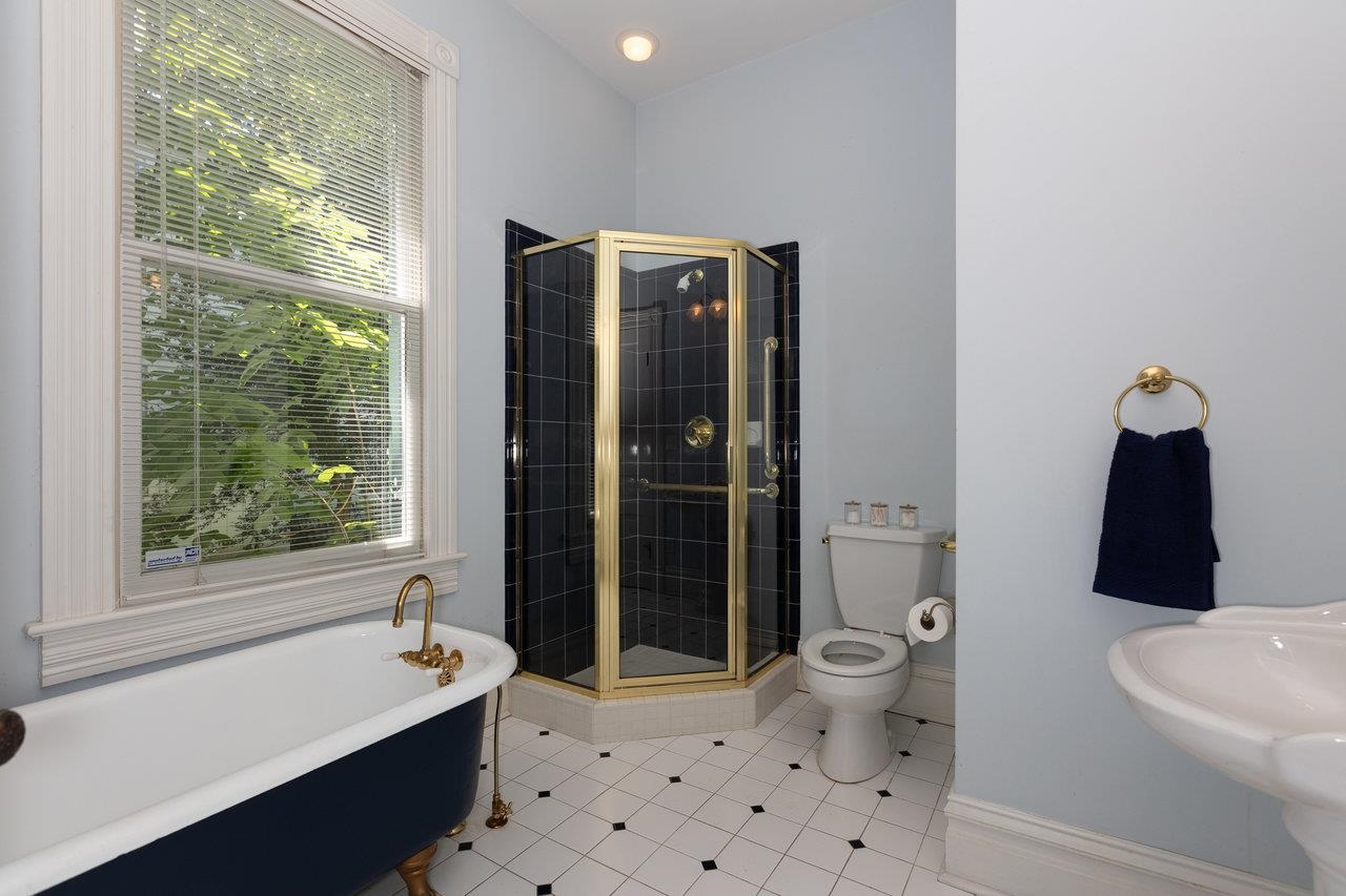 557 S WAYNE AVE, WAYNESBORO, Virginia 22980, 4 Bedrooms Bedrooms, ,4 BathroomsBathrooms,Residential,557 S WAYNE AVE,665069 MLS # 665069