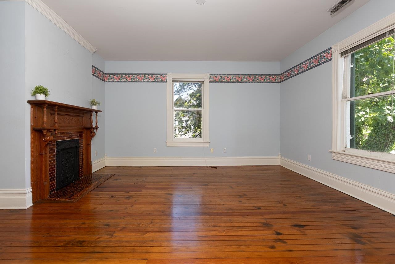557 S WAYNE AVE, WAYNESBORO, Virginia 22980, 4 Bedrooms Bedrooms, ,4 BathroomsBathrooms,Residential,557 S WAYNE AVE,665069 MLS # 665069